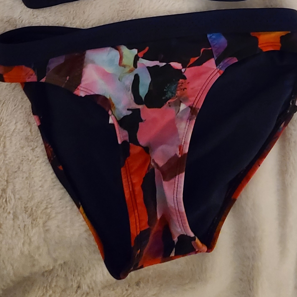 Athleta Swimsuit 3 piece